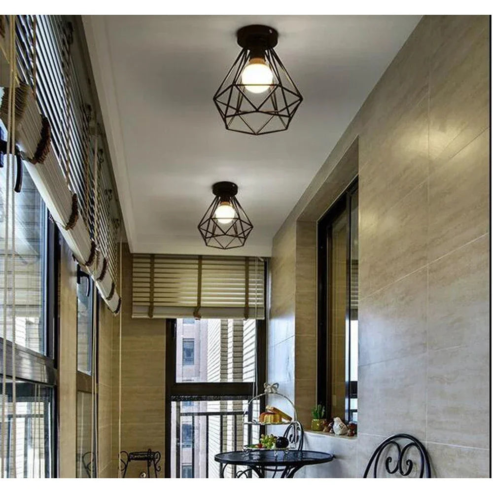 Plafonnier Vintage en Fer Noir – Élégance Industrielle et Design Compact