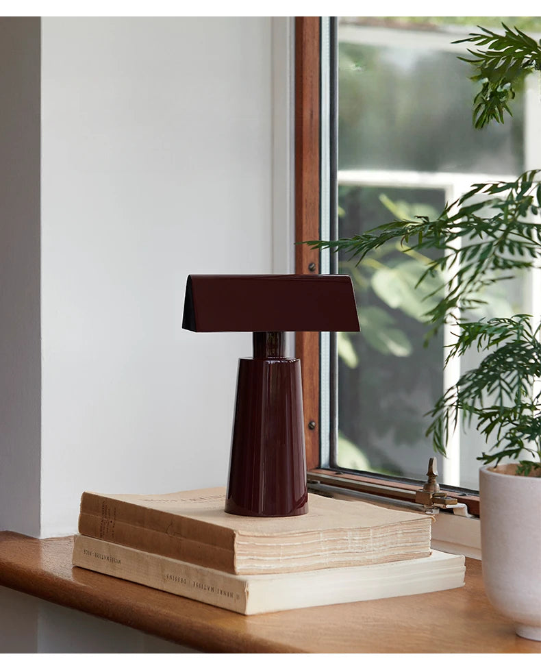 Lampe de Table Danoise Caret MF1 – Élégance Moderne et Recharge Sans Fil