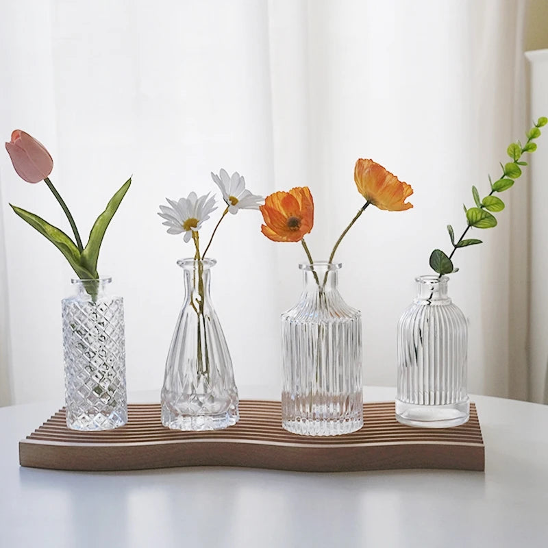 Vase en Verre Rétro – Élégance Moderne et Décoration Créative