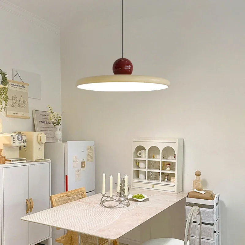 Suspension Nordique “Flying Saucer” – Élégance Moderne et Douceur Crème