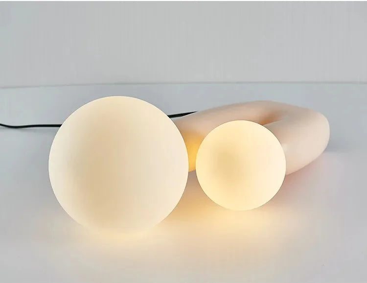 Lampe de Table Double Boule en Verre – Élégance Sculpturale et Lumière Douce