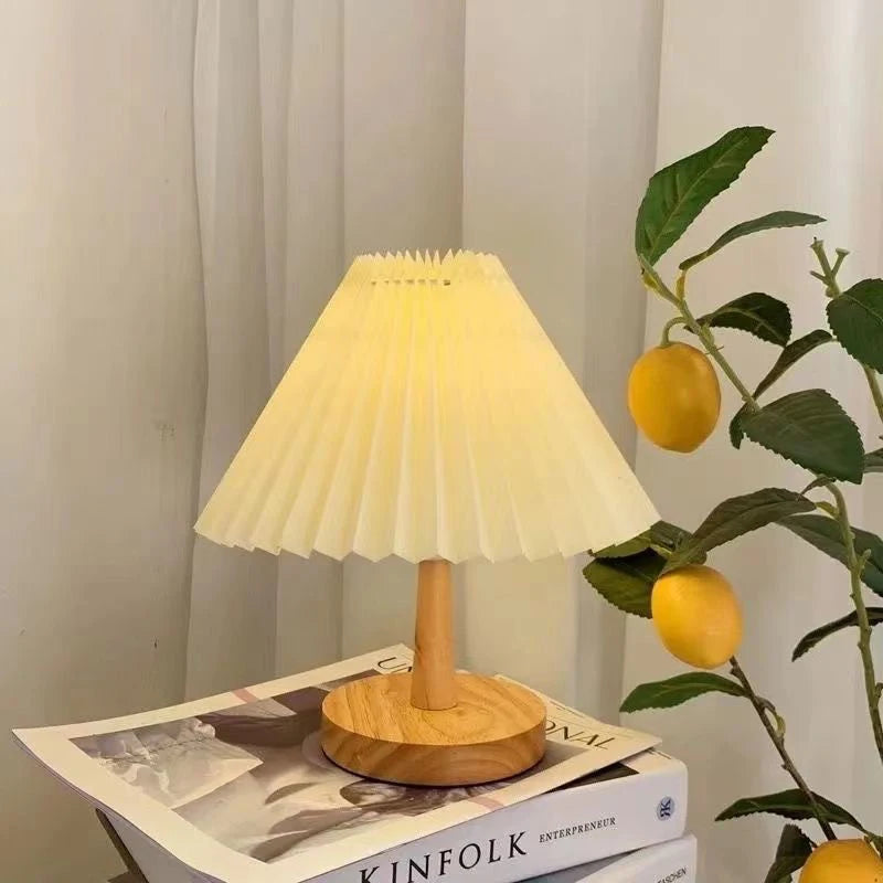Lampe de Table Plissée Nordique DIY – Lumière d’Ambiance