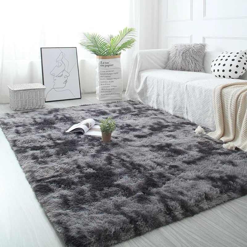 Tapis moelleux gris foncé nuancé