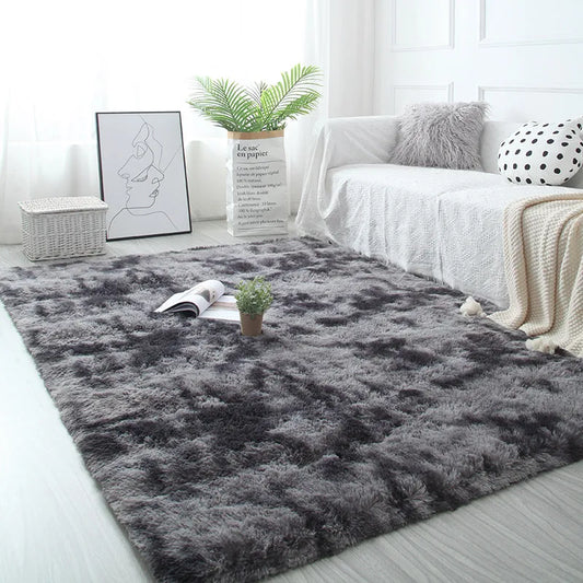 Tapis moelleux gris foncé nuancé