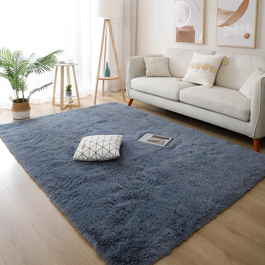 Tapis moelleux gris foncé