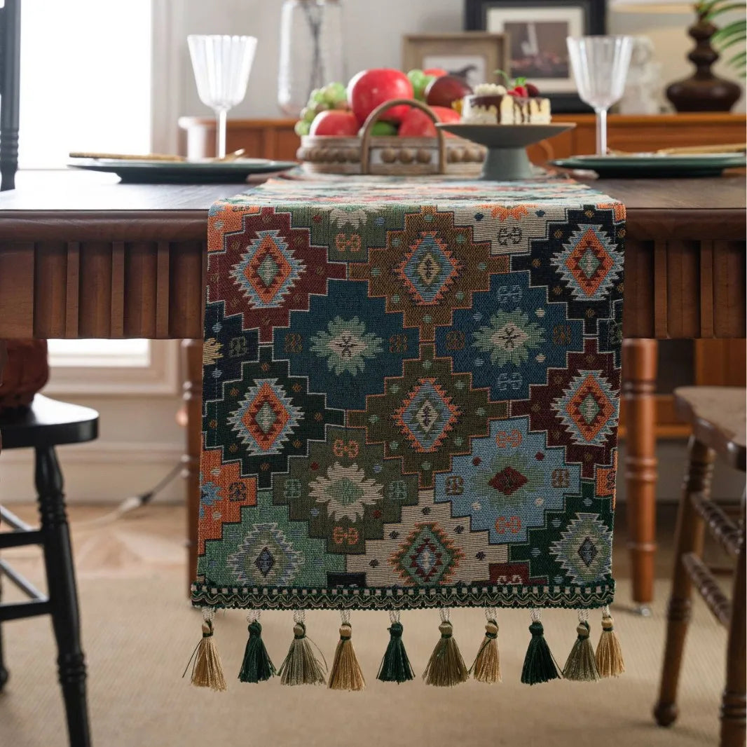 Chemin de Table Jacquard Rétro à Franges – Élégance Vintage et Charme Artistique