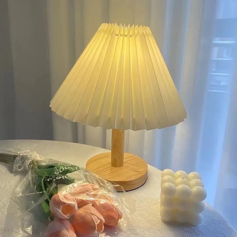 Lampe de Table Plissée Nordique DIY – Lumière d’Ambiance