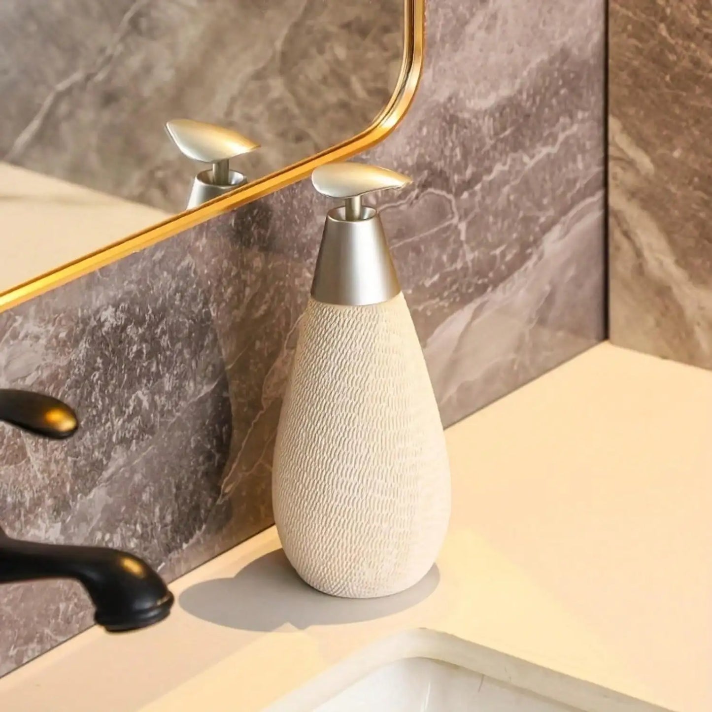 Distributeur de Savon en Céramique Rétro – Élégance et Praticité pour Salle de Bain et Cuisine