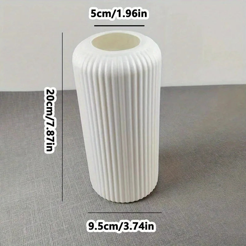 Vase Imitation Céramique à Rayures – Élégance et Légèreté au Quotidien