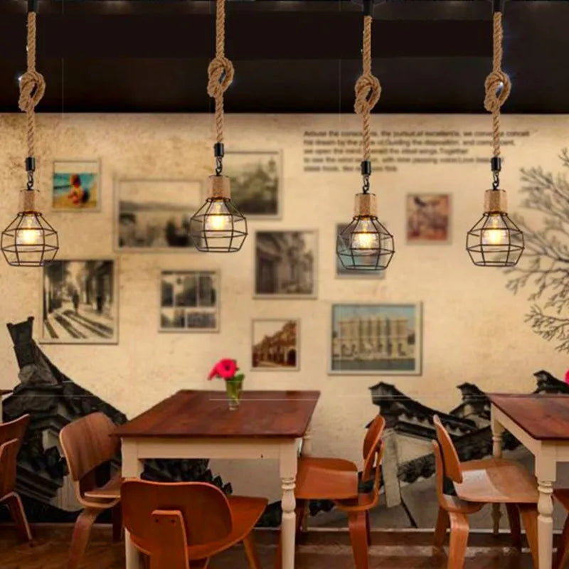 Suspension Vintage en Fer et Corde de Chanvre – Style Industriel Rétro