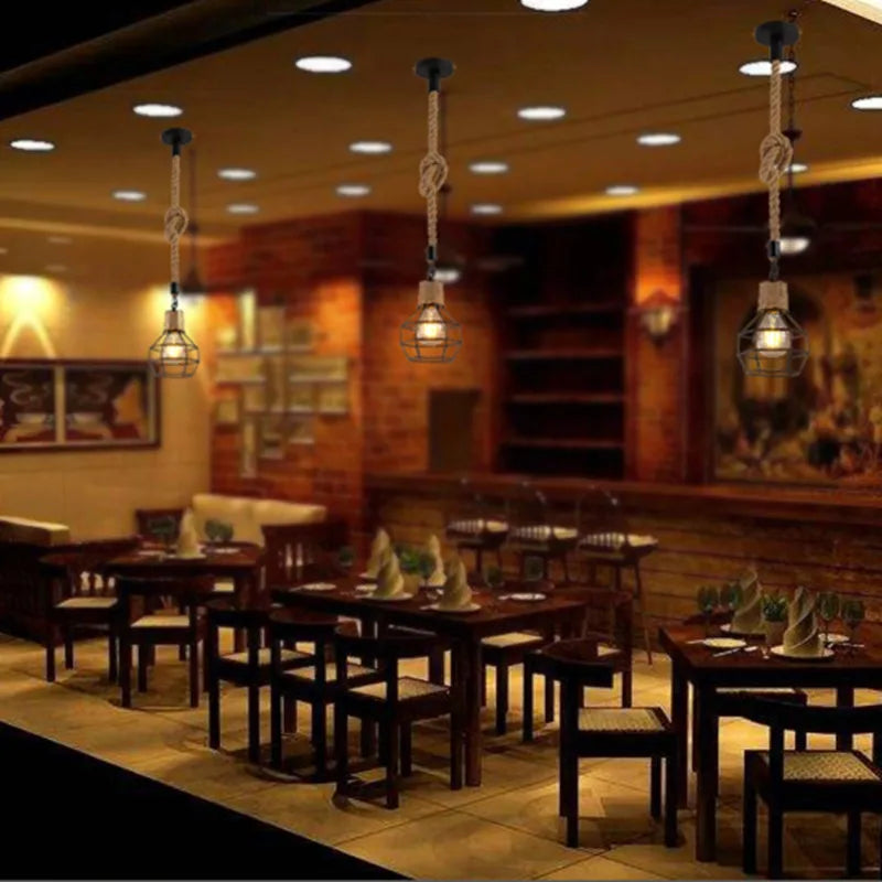 Suspension Vintage en Fer et Corde de Chanvre – Style Industriel Rétro