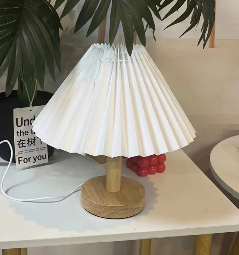 Lampe de Table Plissée Nordique DIY – Lumière d’Ambiance