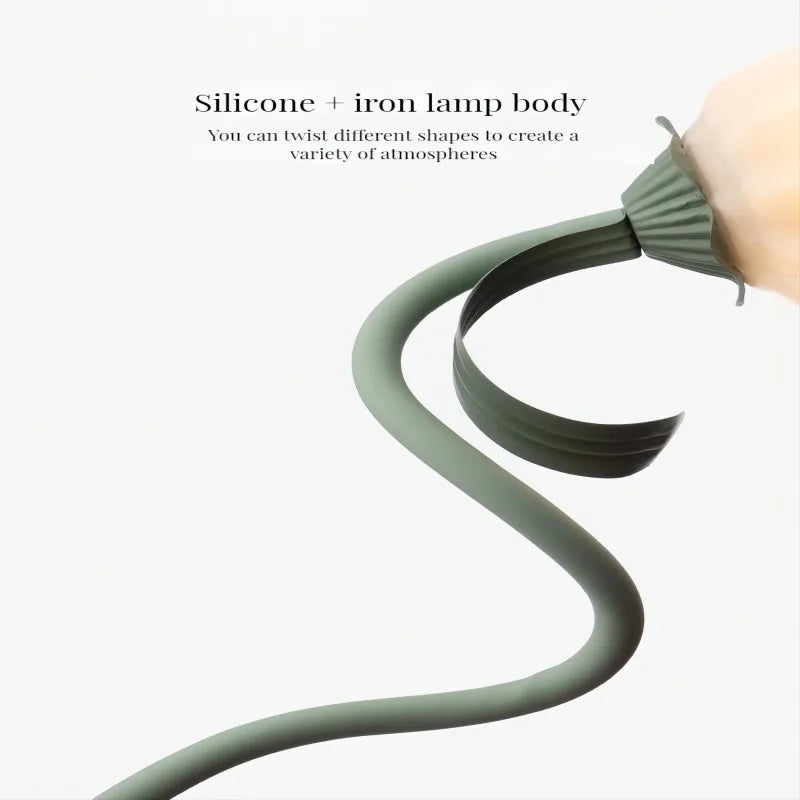 Lampe sur pied florale à 3 fleurs de lys