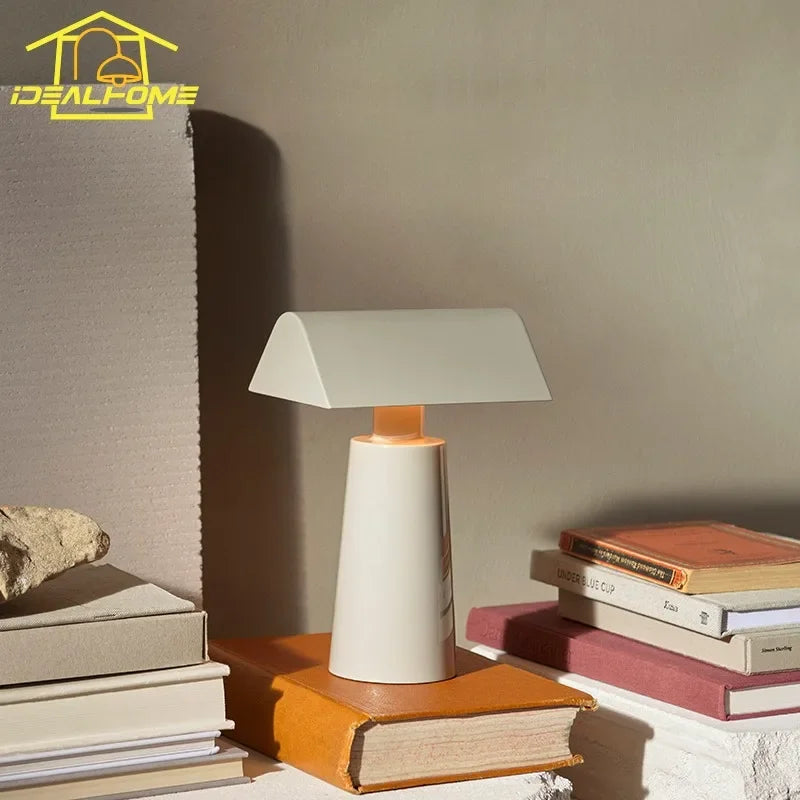 Lampe de Table Danoise Caret MF1 – Élégance Moderne et Recharge Sans Fil