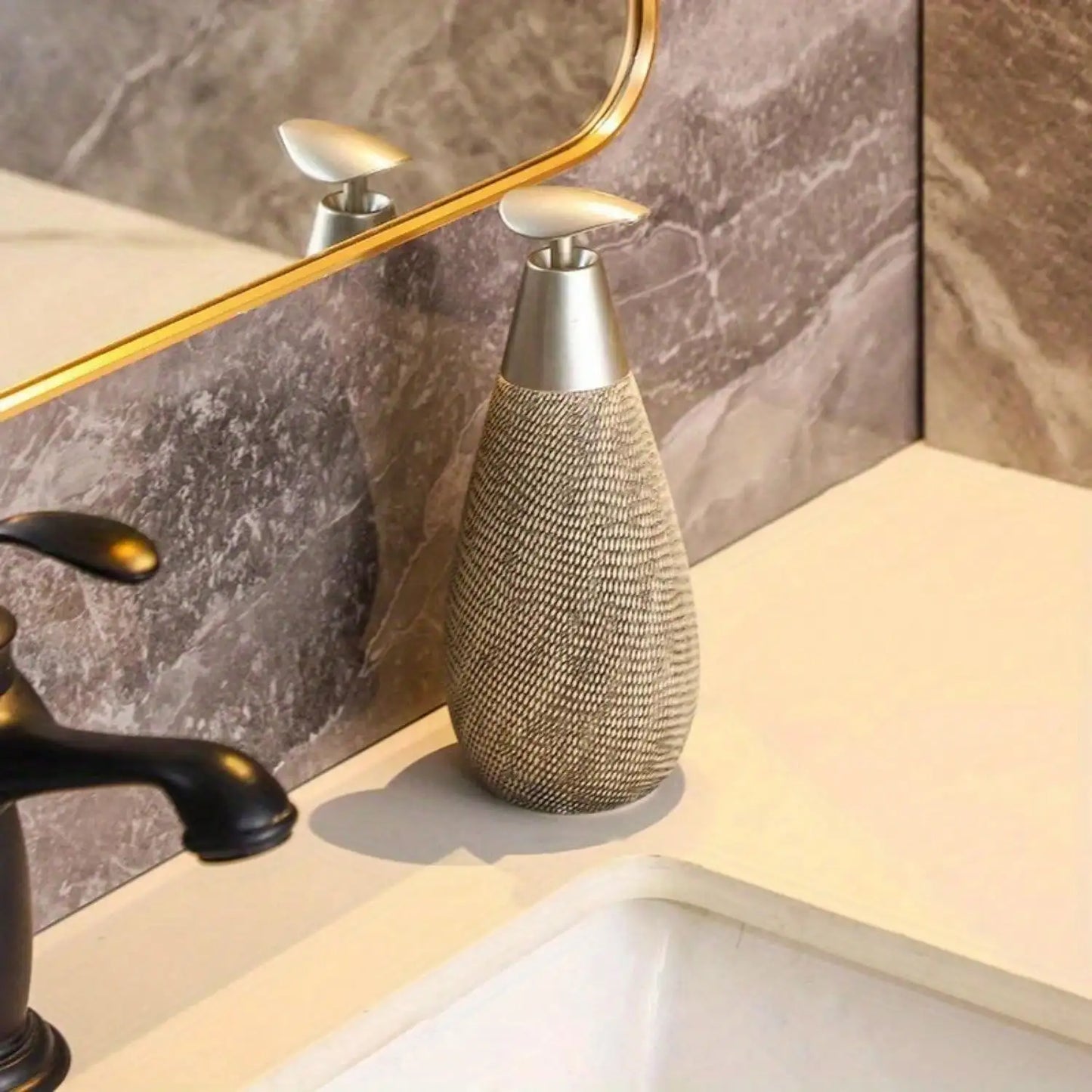 Distributeur de Savon en Céramique Rétro – Élégance et Praticité pour Salle de Bain et Cuisine