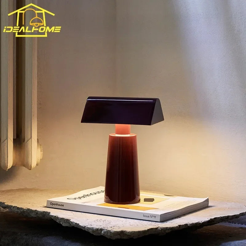 Lampe de Table Danoise Caret MF1 – Élégance Moderne et Recharge Sans Fil